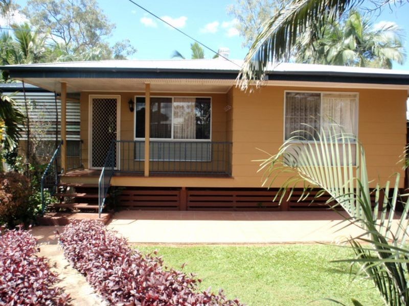 4 Watkins Street, Moranbah QLD 4744