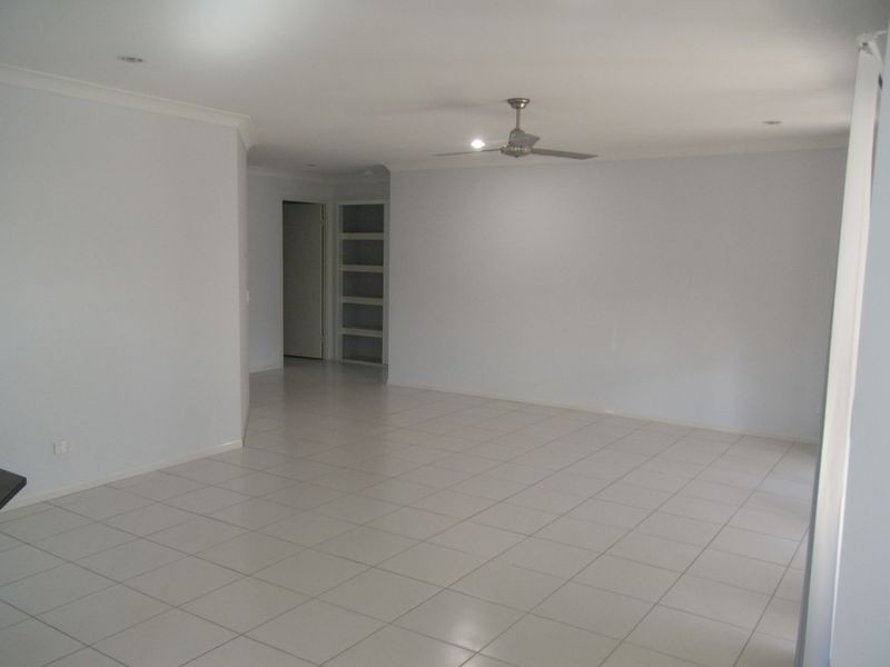 2/70 Whitehaven Drive, Blacks Beach QLD 4740