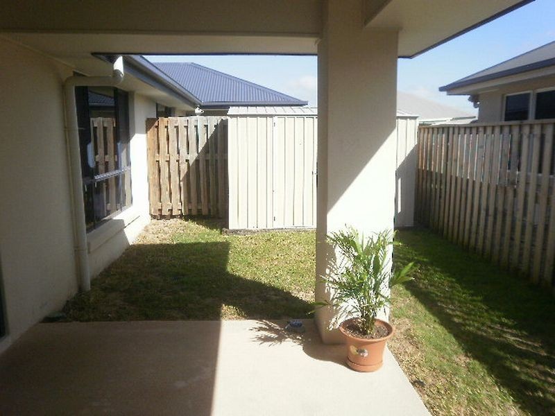 2/70 Whitehaven Drive, Blacks Beach QLD 4740