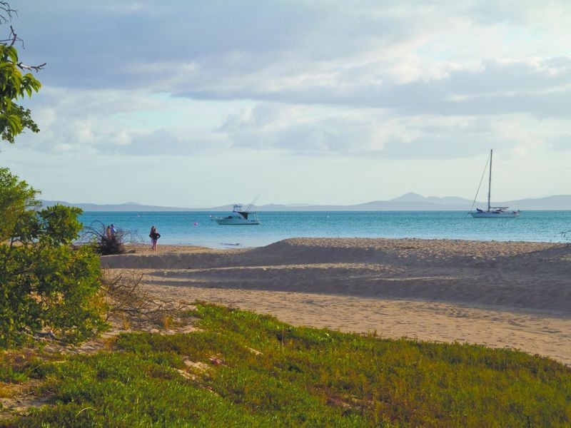 Gloucester Avenue, Hideaway Bay QLD 4800