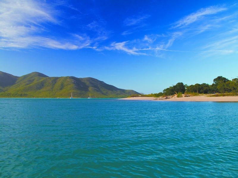 Gloucester Avenue, Hideaway Bay QLD 4800