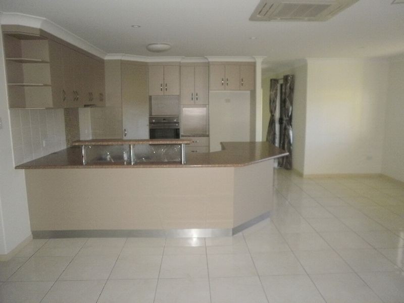 12 Spinks Court, Eimeo QLD 4740