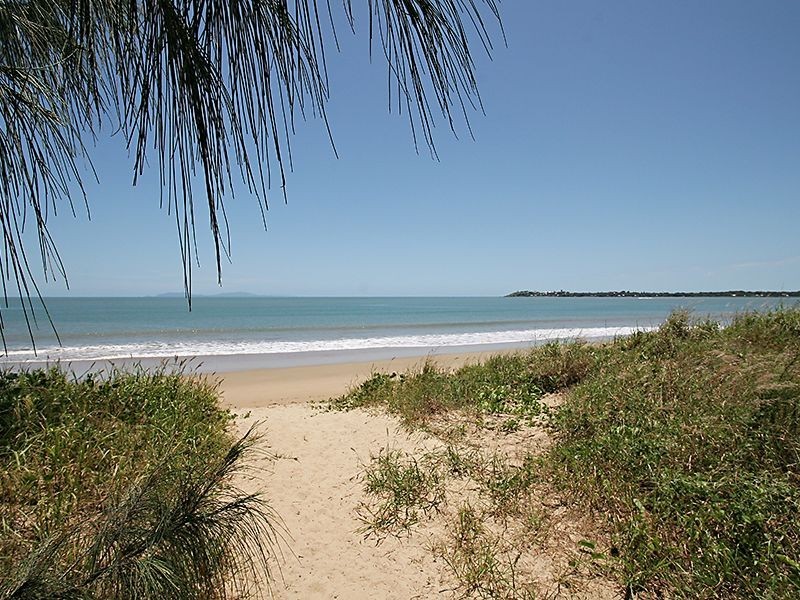 18 Friarbird Avenue, Blacks Beach QLD 4740