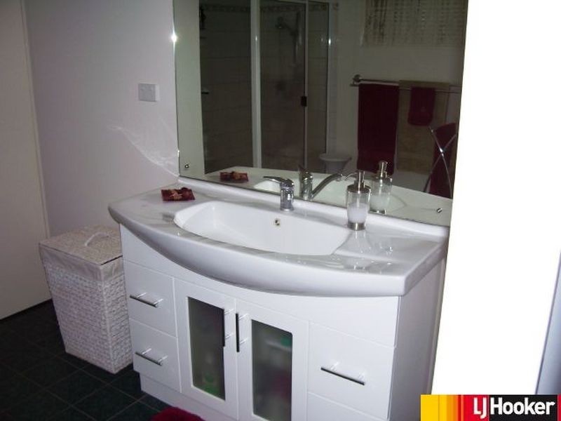 18 Windsor Drive, Hay Point QLD 4740