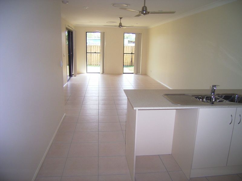 1/3 Bilgola Place, Blacks Beach QLD 4740
