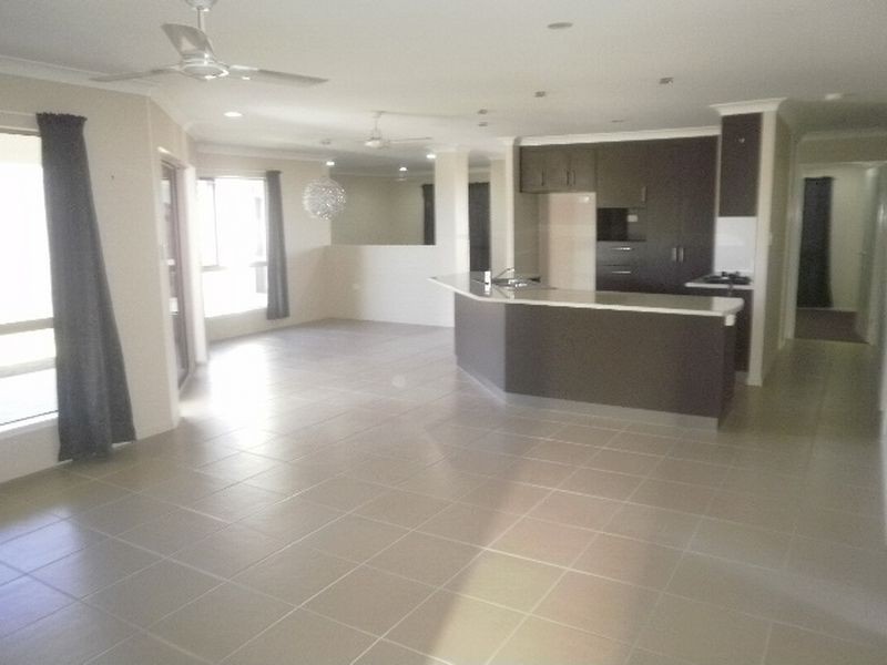 45 Hinze Circuit, Rural View QLD 4740