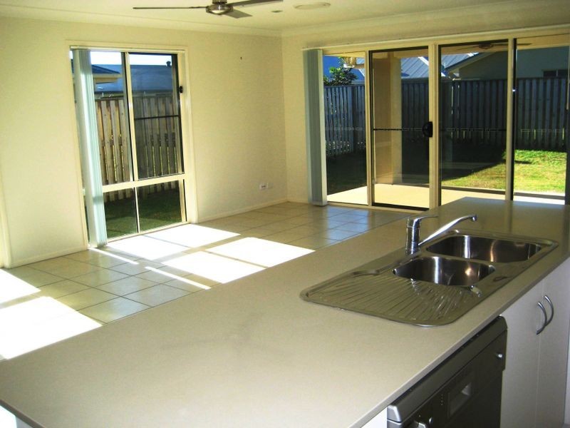 94 Whitehaven Drive, Blacks Beach QLD 4740