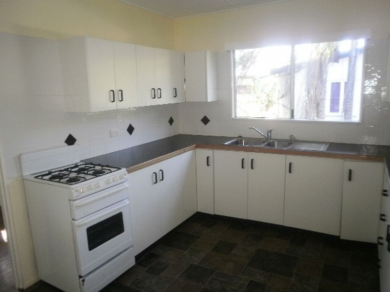 16 Emu Street, Slade Point QLD 4740