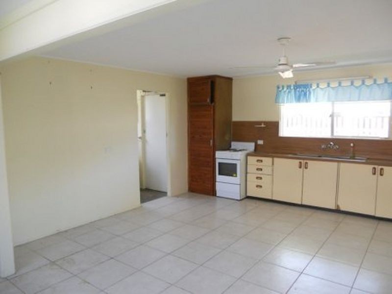 17 Shannon Street, Midge Point QLD 4799
