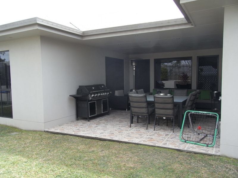 65 Victor Avenue, Glenella QLD 4740