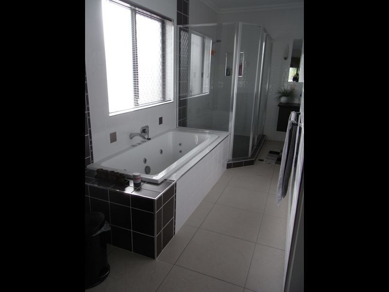 65 Victor Avenue, Glenella QLD 4740