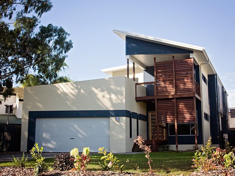 11 Pacific Drive, Blacks Beach QLD 4740