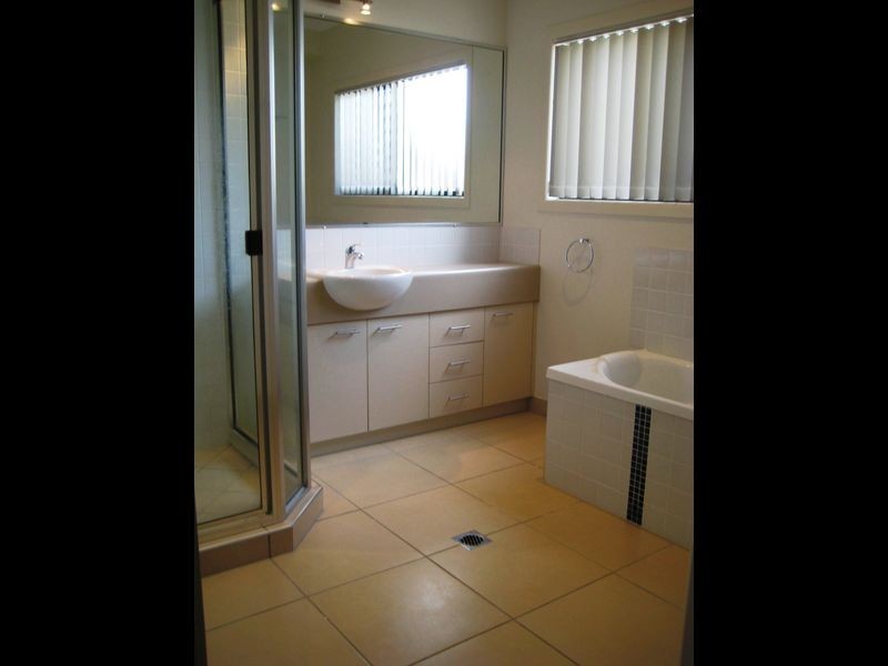 24 Seafarer Court, Blacks Beach QLD 4740