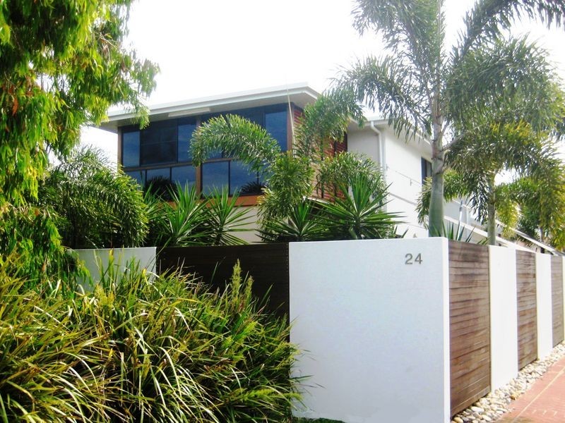 24 Seafarer Court, Blacks Beach QLD 4740