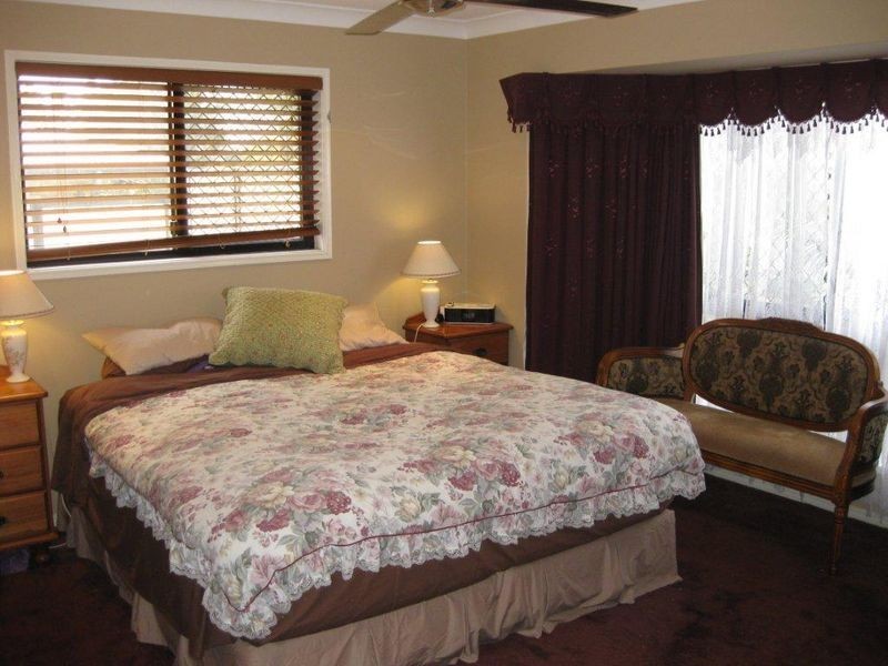 17 Maitland Street, Moranbah QLD 4744