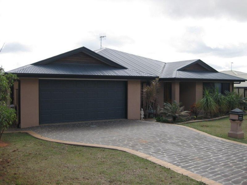 17 Maitland Street, Moranbah QLD 4744