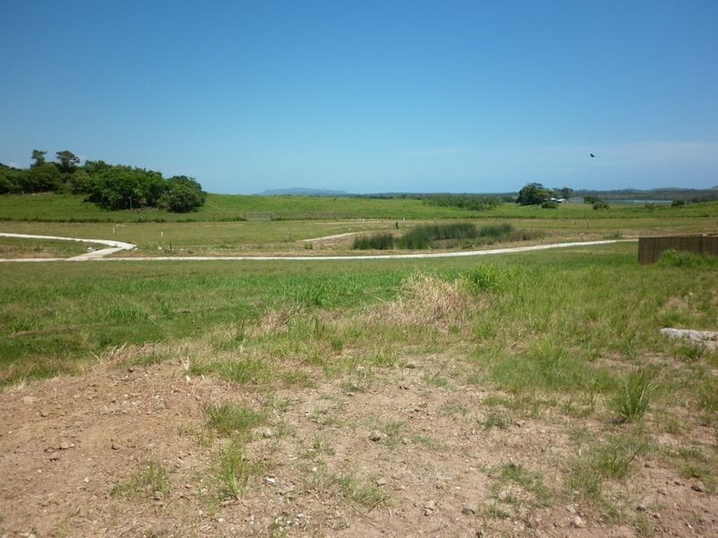 19 Herbert Way, Rural View QLD 4740