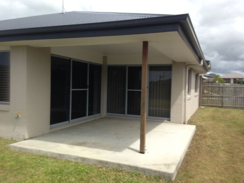 21 Dobinson Street, Bucasia QLD 4750