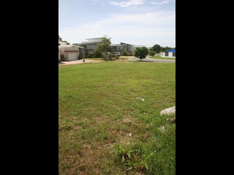 7 Seafarer Court, Blacks Beach QLD 4740
