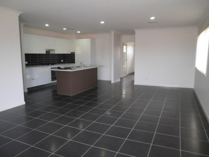 23 Dobinson Street, Bucasia QLD 4750