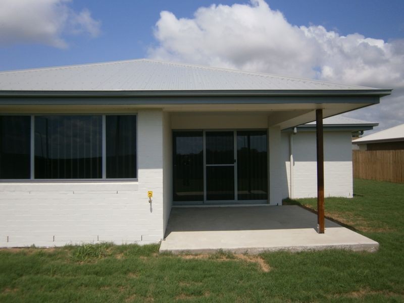 33 Dobinson Street, Bucasia QLD 4750