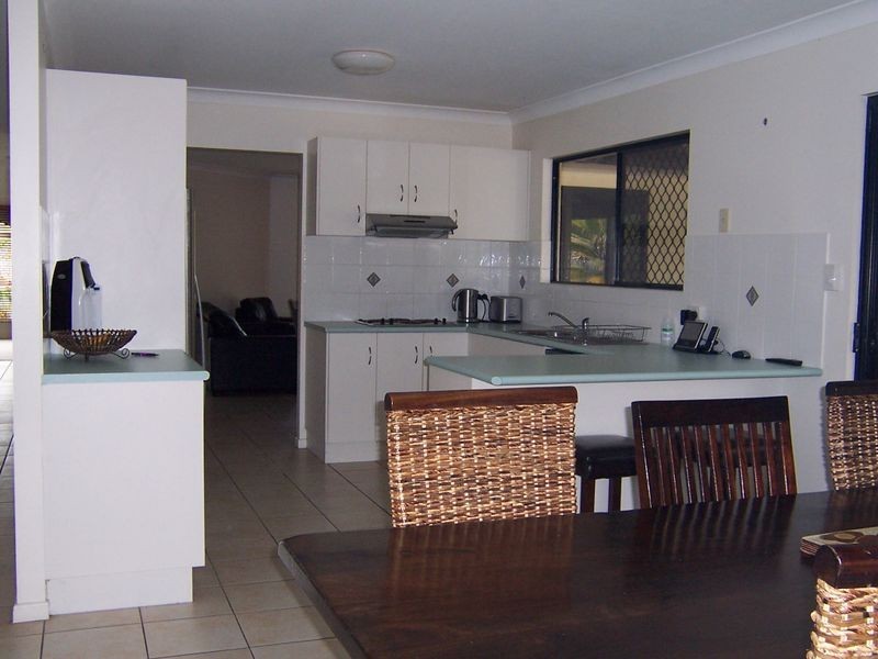 21 Michelle Crescent, Bucasia QLD 4750