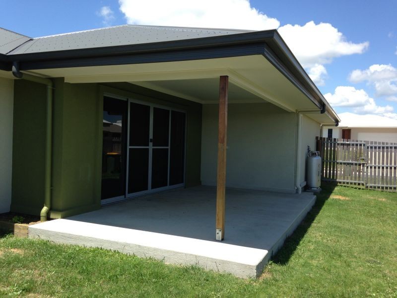 27 Dobinson Street, Bucasia QLD 4750