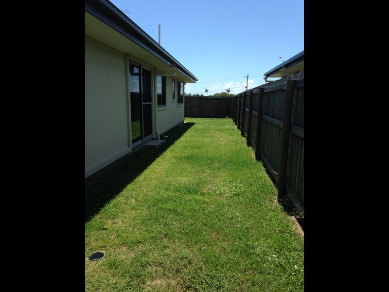 27 Dobinson Street, Bucasia QLD 4750