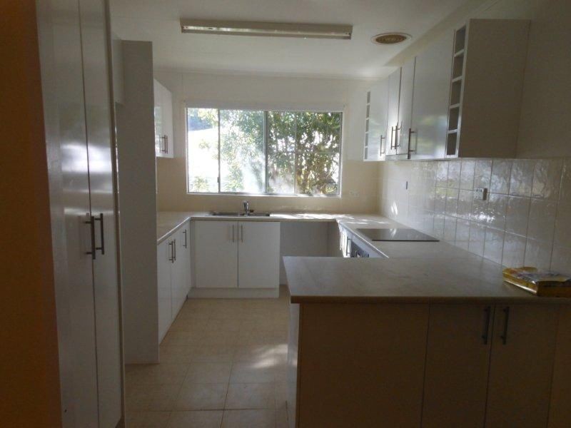 3 KANGAROO DRIVE, Moranbah QLD 4744