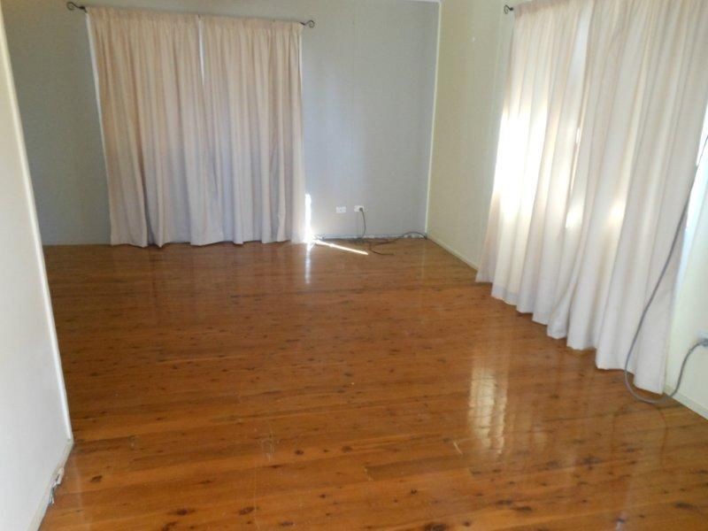 3 KANGAROO DRIVE, Moranbah QLD 4744