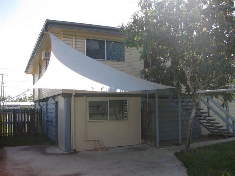 8 Rolfe Street, Moranbah QLD 4744