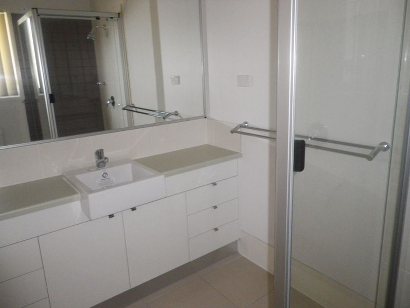 8 Highcrest Street, Bucasia QLD 4750