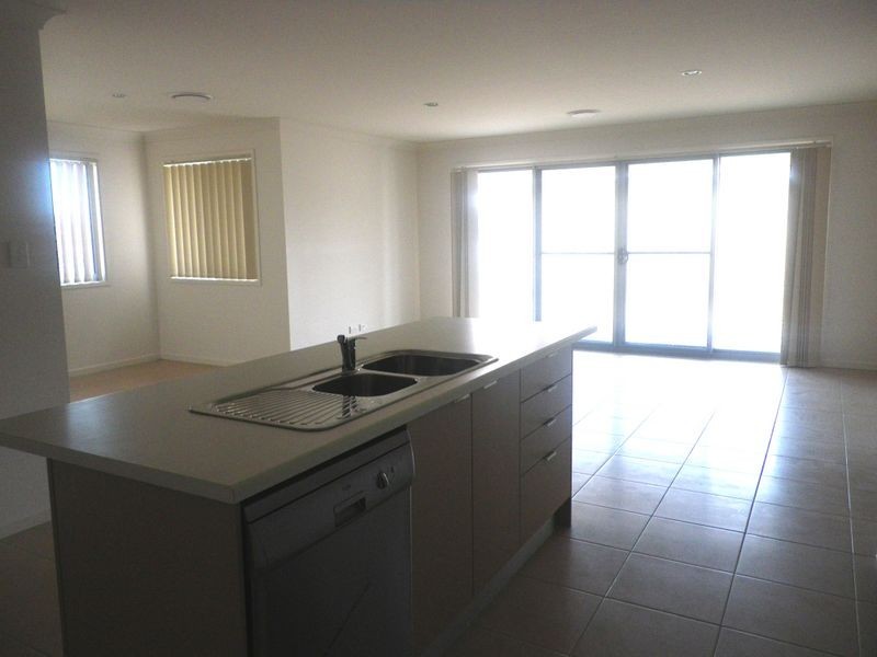 10 Dobinson Street, Bucasia QLD 4750