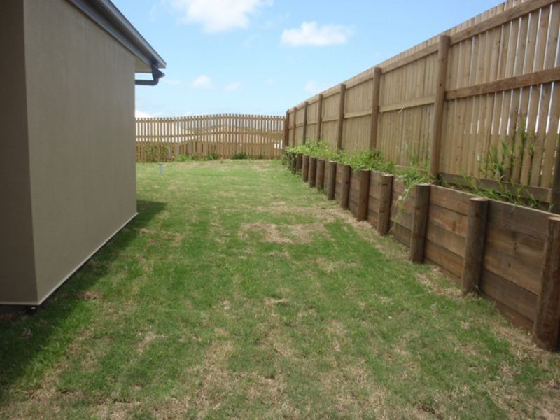 17 Hawkins Street, Bucasia QLD 4750