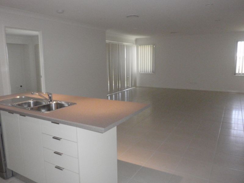 17 Hawkins Street, Bucasia QLD 4750