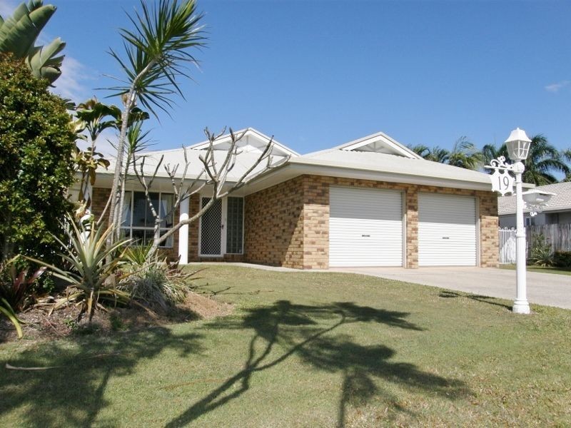 19 Border Street, Glenella QLD 4740