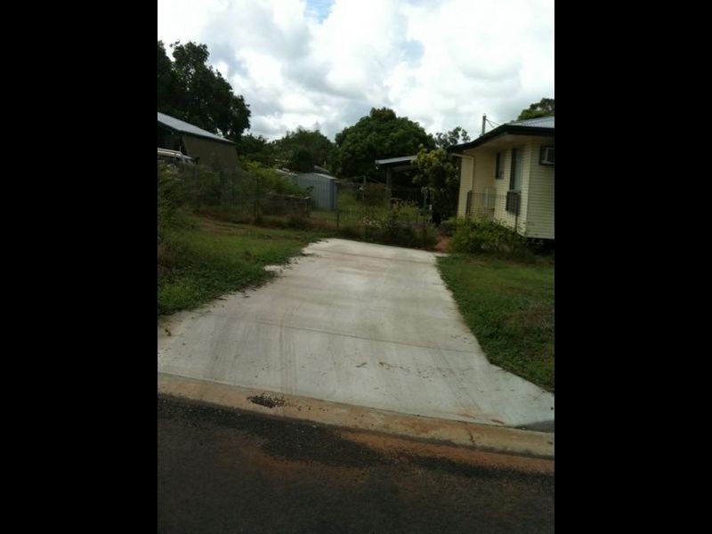 2 Cobb Court, Moranbah QLD 4744