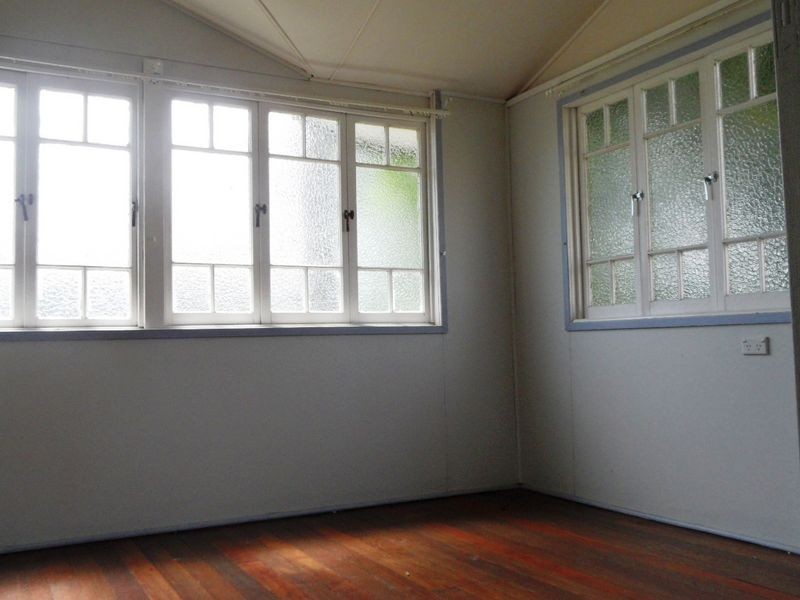 10 Victoria Street, Mirani QLD 4754