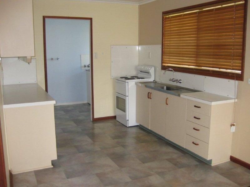 22 Leichhardt Drive, Moranbah QLD 4744