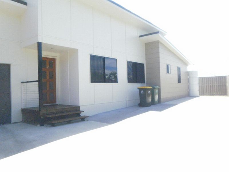 2/33 NARRABEEN STREET, Blacks Beach QLD 4740