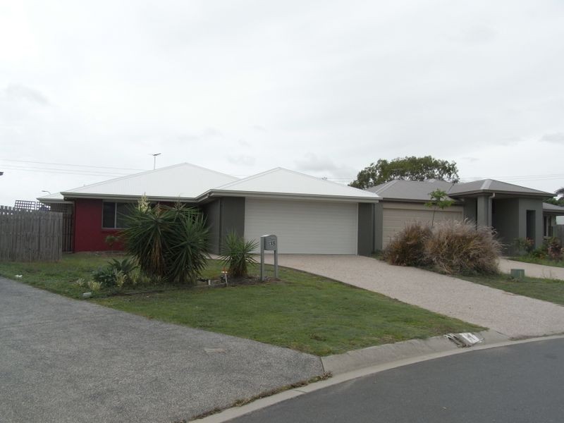 35 Dobinson Street, Bucasia QLD 4750