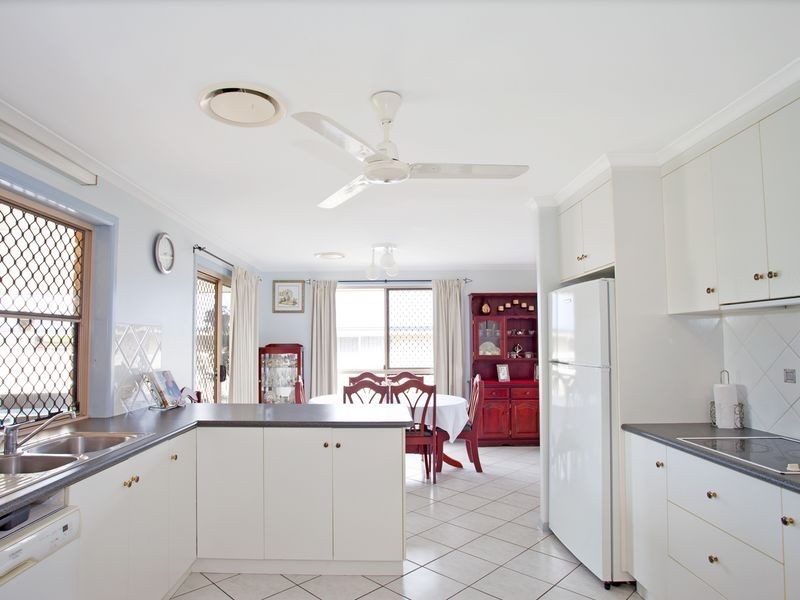 17 Toorak Street, Glenella QLD 4740