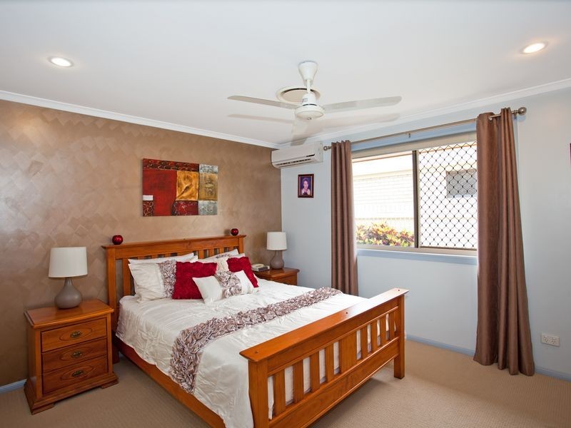 17 Toorak Street, Glenella QLD 4740