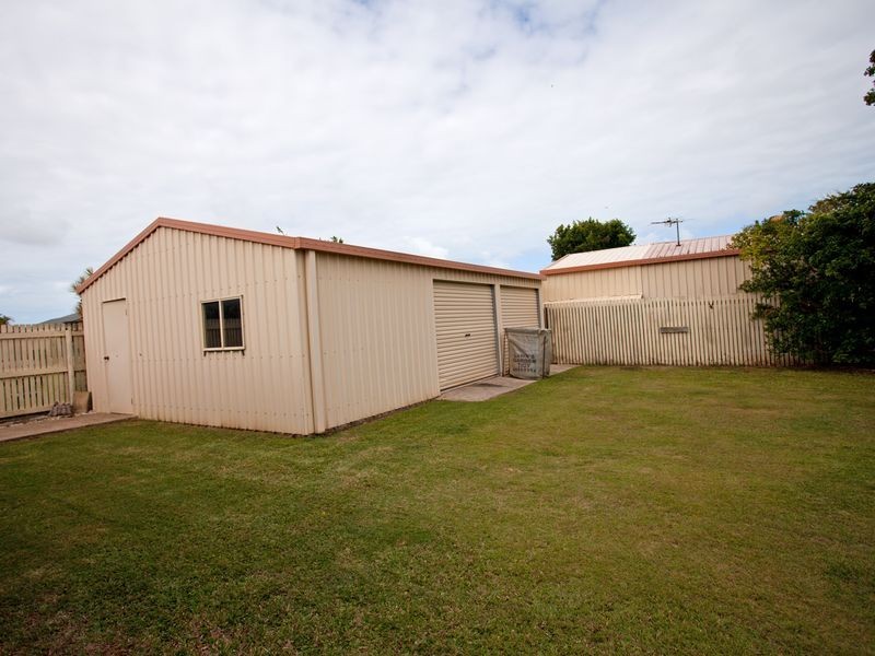 17 Toorak Street, Glenella QLD 4740