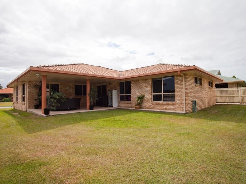 17 Toorak Street, Glenella QLD 4740