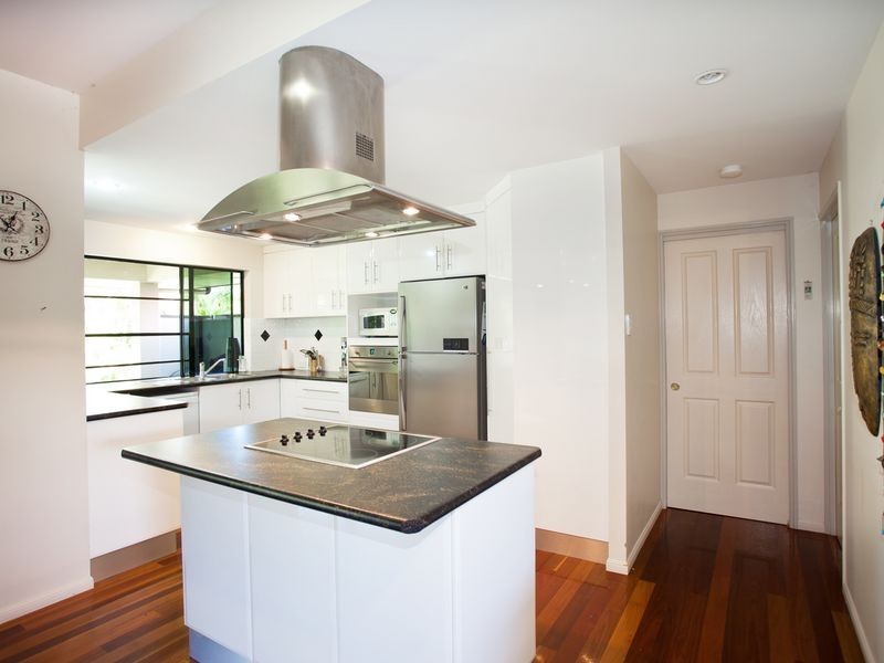 8 Sturt Crescent, Alligator Creek QLD 4740