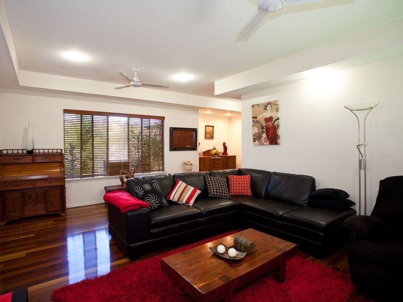 8 Sturt Crescent, Alligator Creek QLD 4740