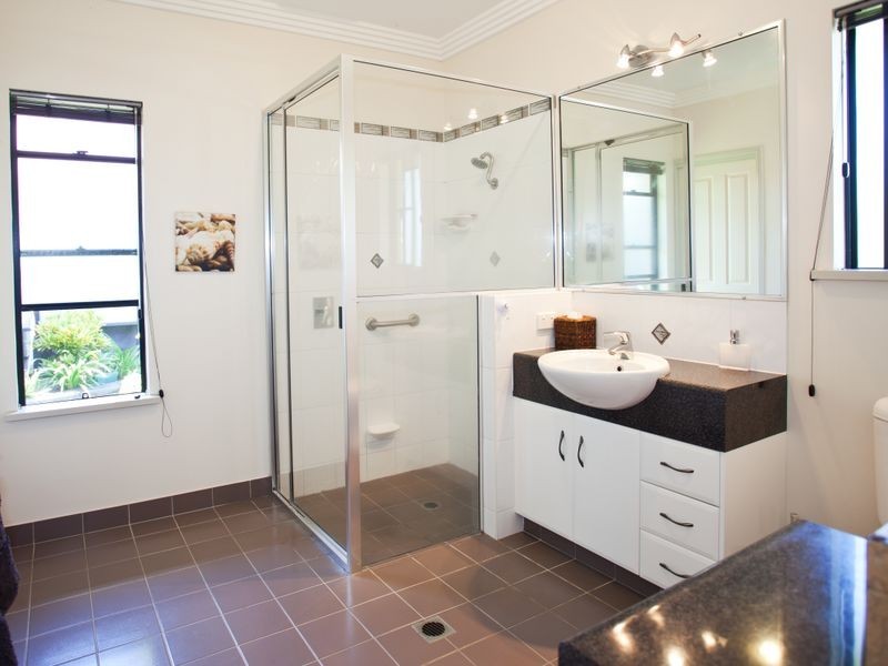 8 Sturt Crescent, Alligator Creek QLD 4740