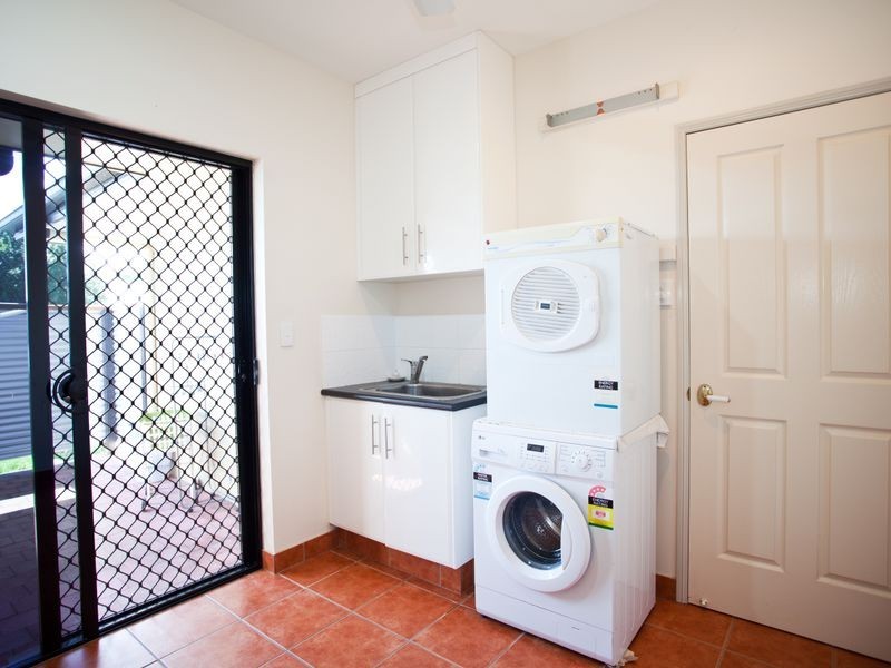 8 Sturt Crescent, Alligator Creek QLD 4740