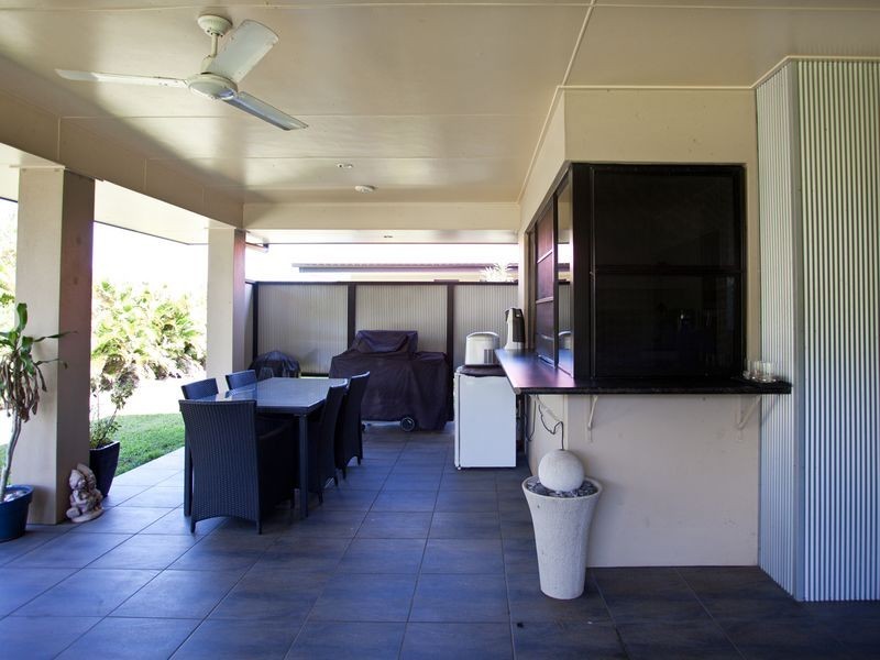 8 Sturt Crescent, Alligator Creek QLD 4740